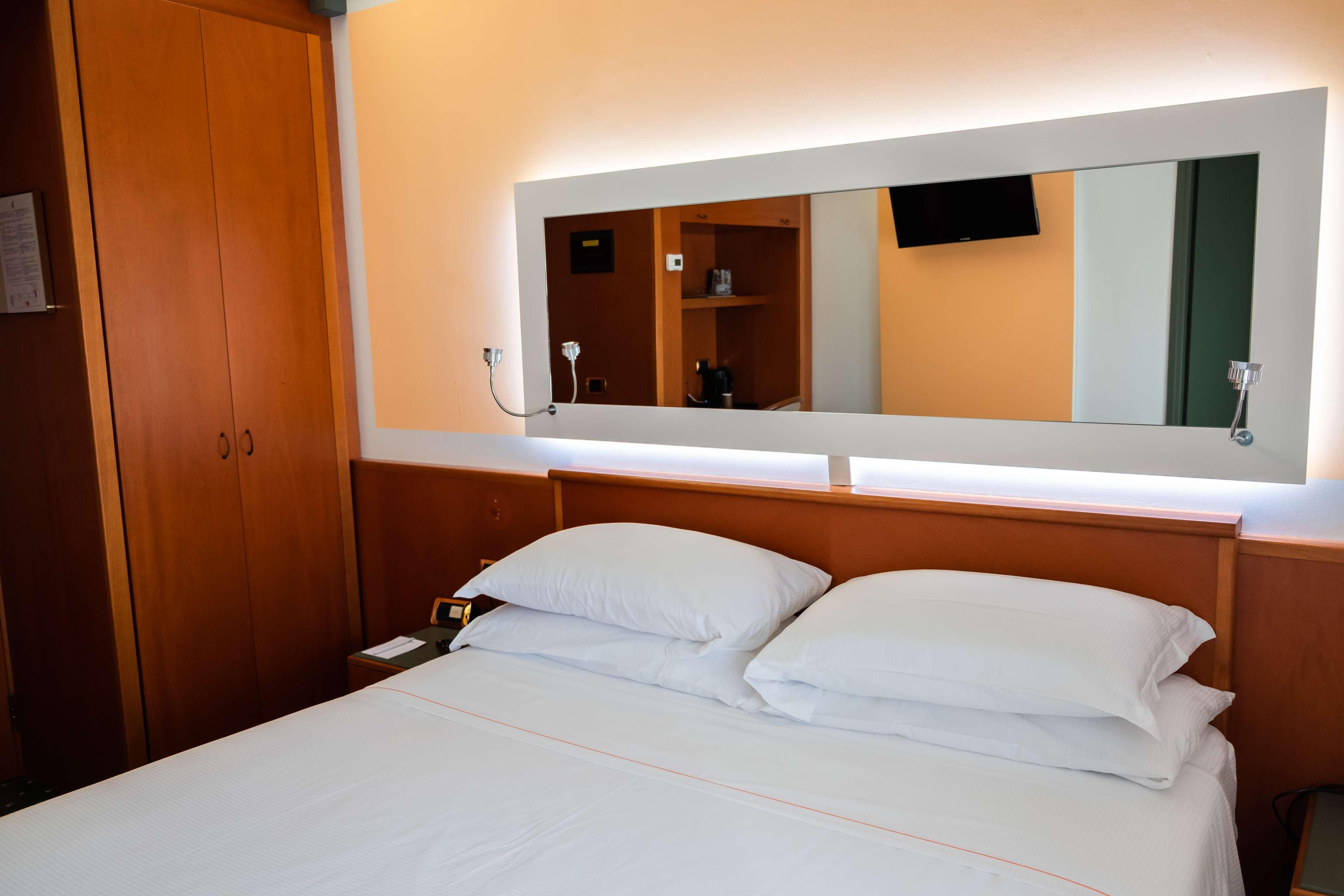 Jet Hotel, Sure Hotel Collection By Best Western Gallarate Eksteriør billede