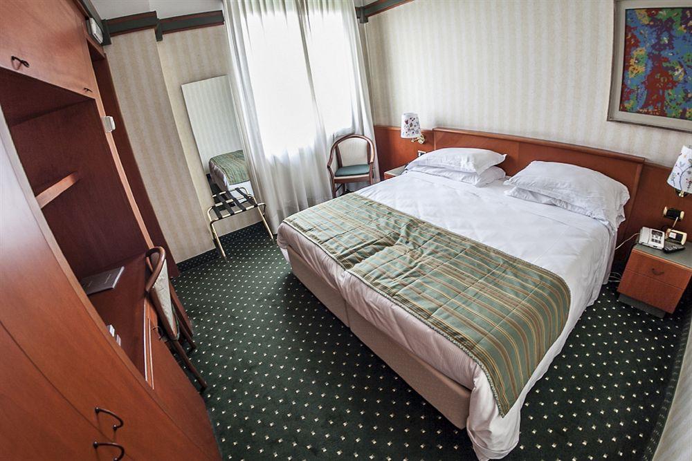 Jet Hotel, Sure Hotel Collection By Best Western Gallarate Eksteriør billede