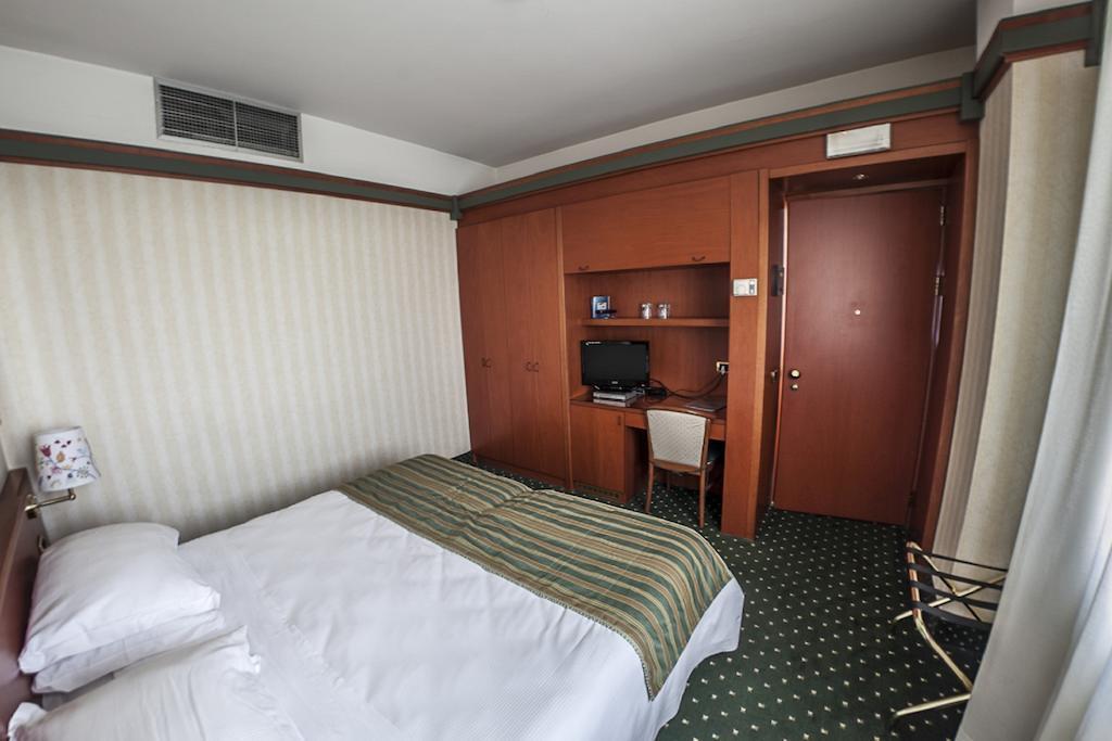 Jet Hotel, Sure Hotel Collection By Best Western Gallarate Eksteriør billede